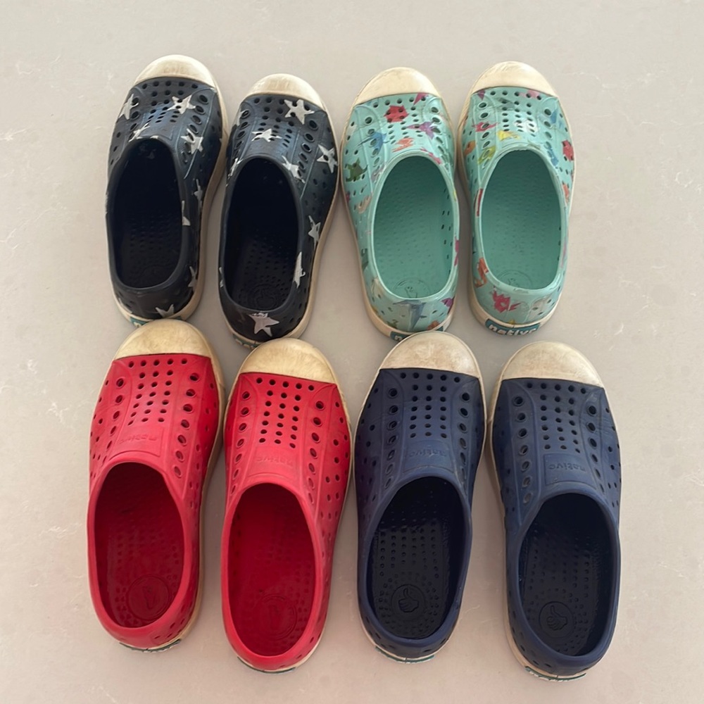 4 pairs of natives